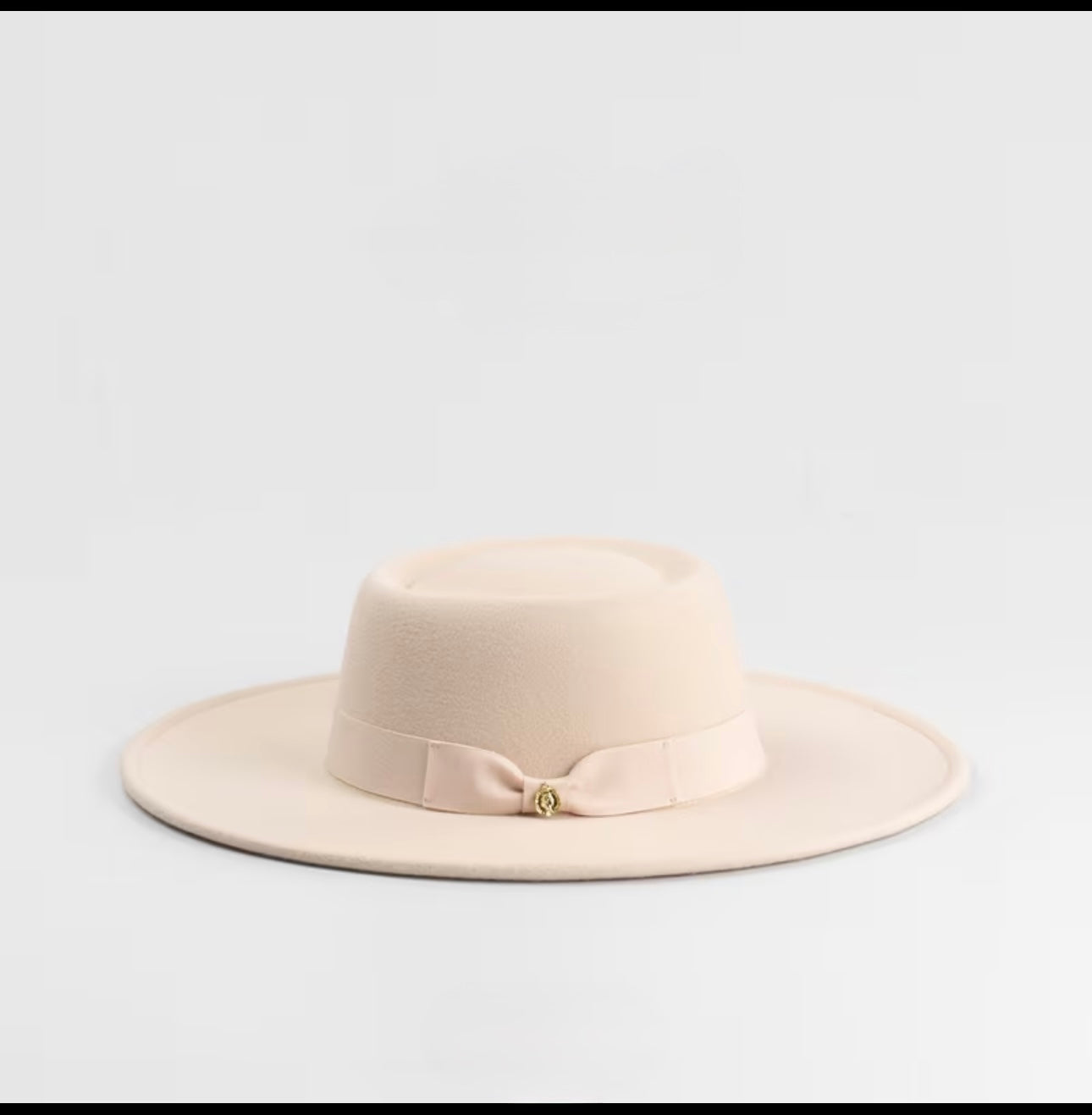 Chapeau Ivoire intemporelle