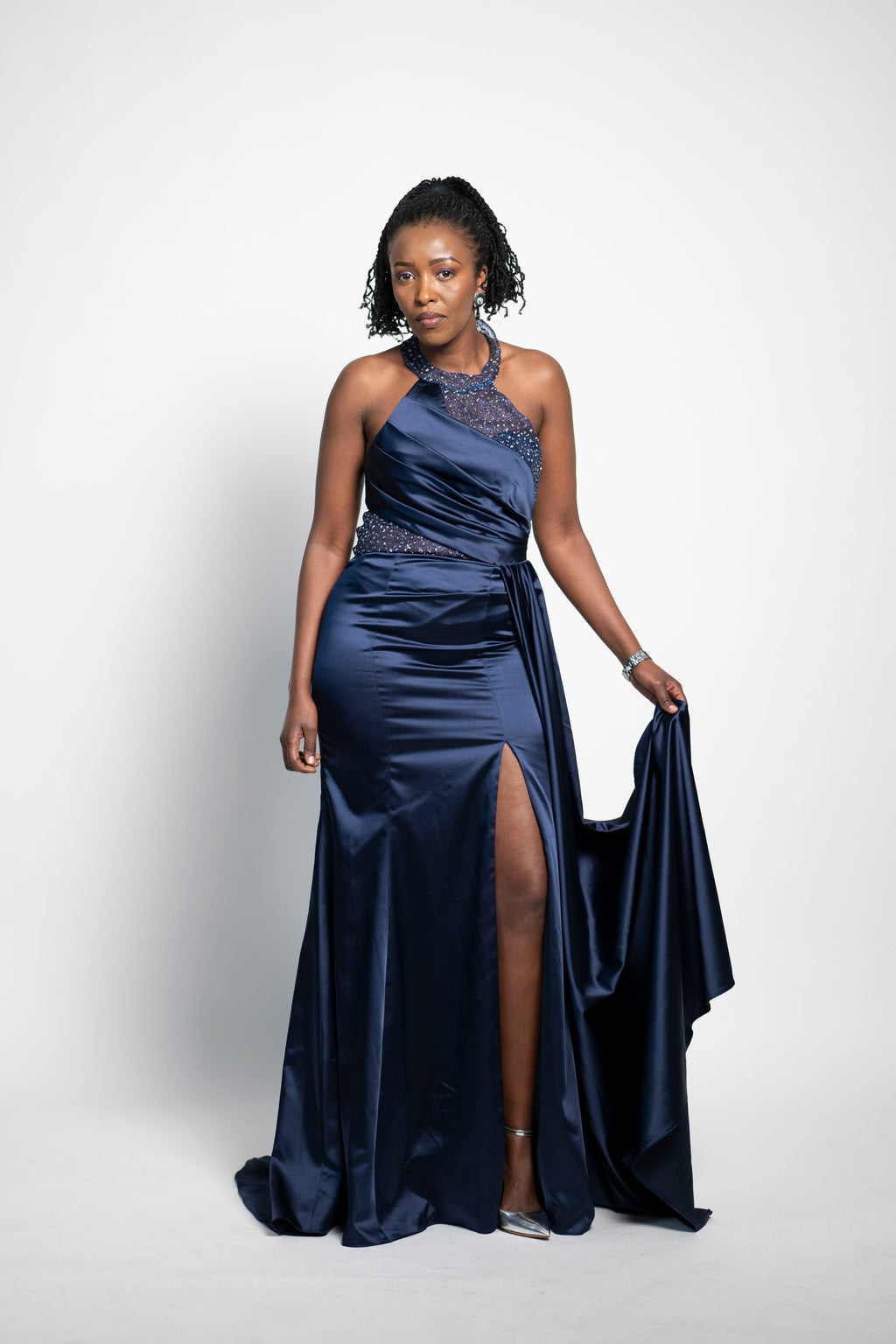 Robe longue satin bleu nuit