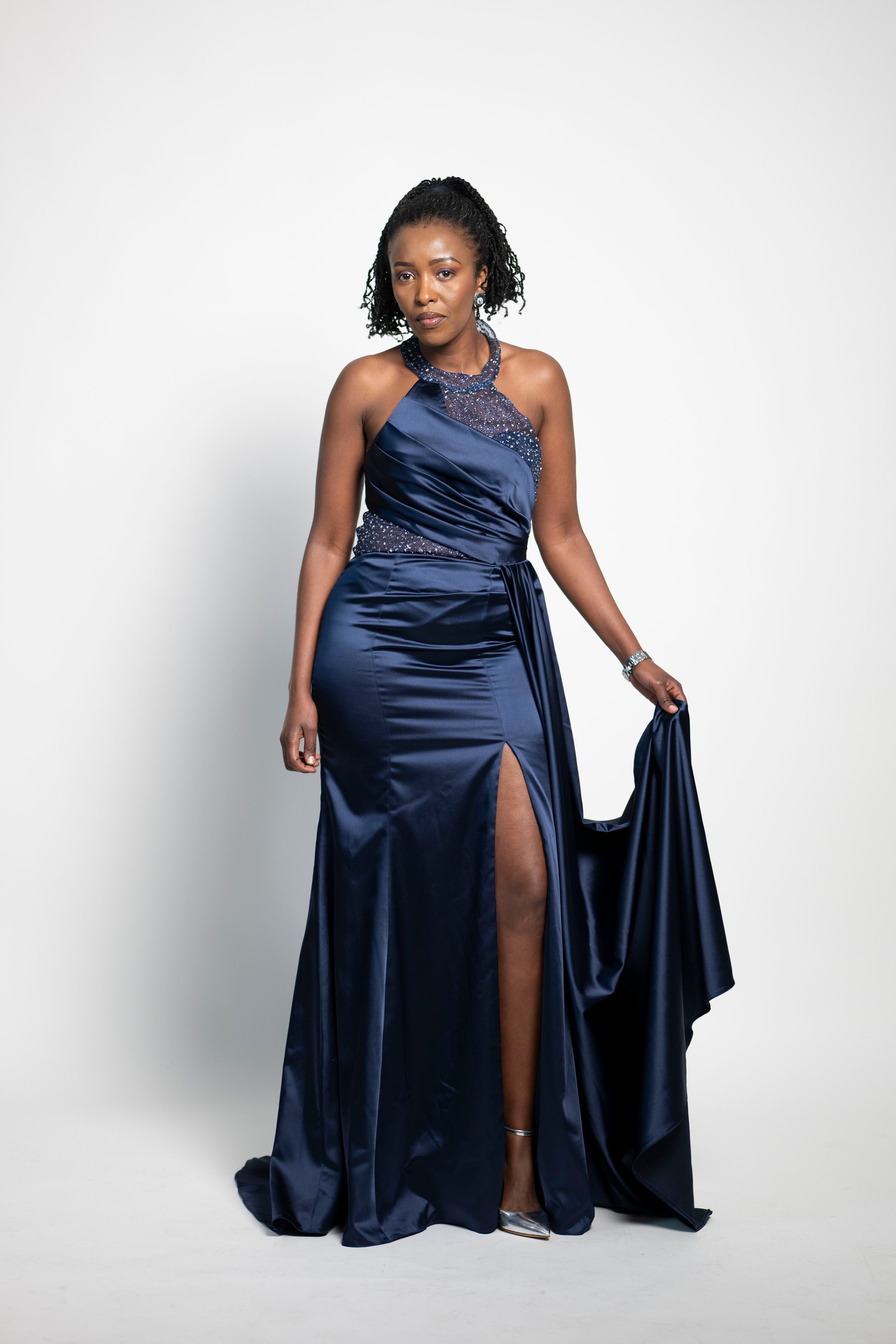 Robe longue satin bleu nuit